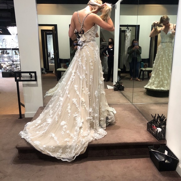 A Line Wedding Dress - Picture 6 of 7